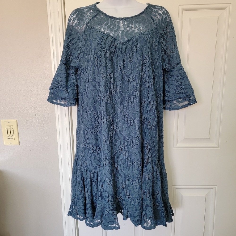 Francesca's Blue All Over Lace Short Flutter Sleeve Tiered Lined Dress Medium